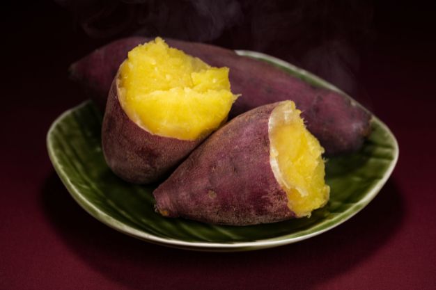 imagem de batata doce, feita no microondas e quanto tempo durou